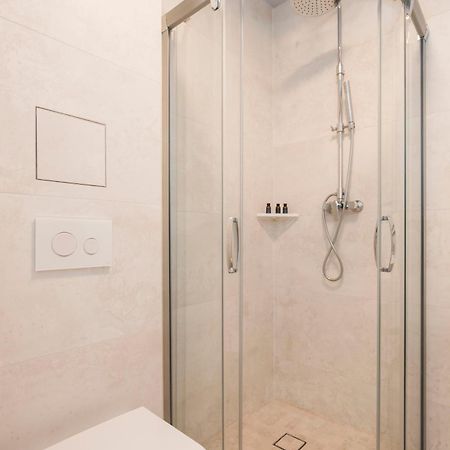 Roze Park Rooms Liepaja Exterior photo